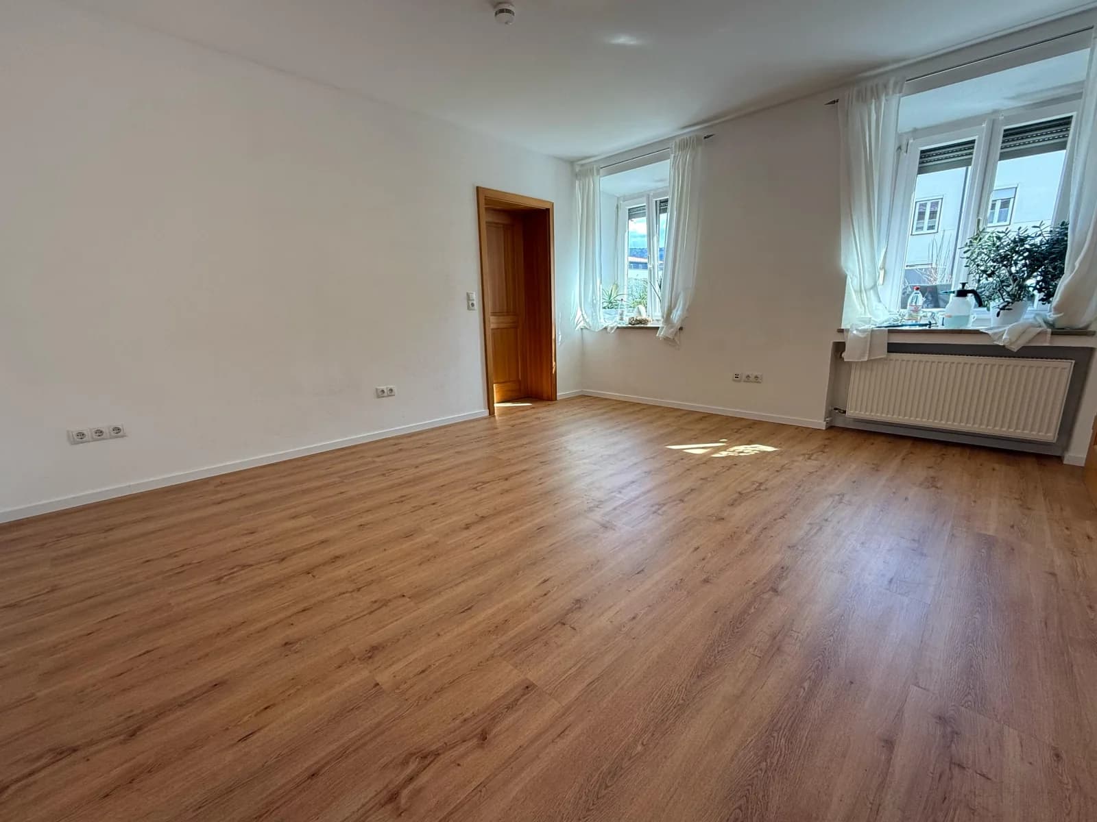 Echt ausgeführte Renovierung eines Wohnraums durch den Malerbetrieb Stöckl.